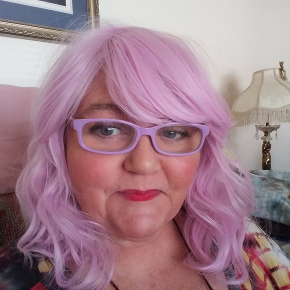 Meet your Posher, Heather (Sicily) - Picture 3 of 3